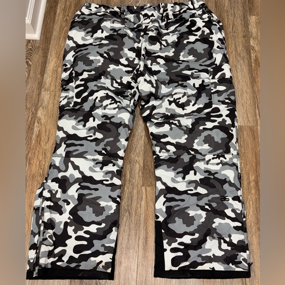 Arctix Black and Camouflage Snow Pants bundle of two😎❄️ Size 4X - Picture 6 of 16